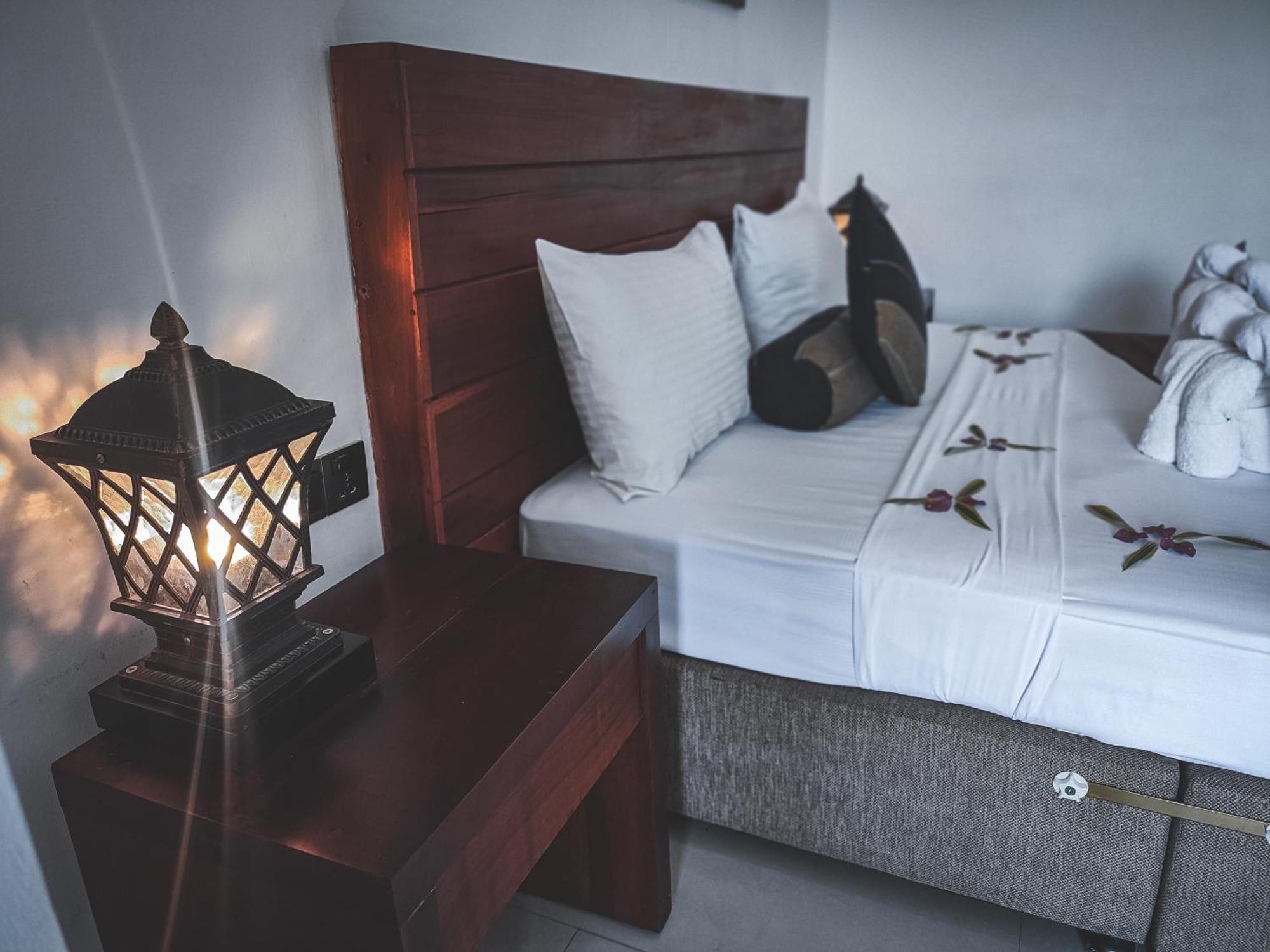 Hotel Elephant Park - New Deal! Half Off Airport Pickups Available Pinnawala  Eksteriør bilde