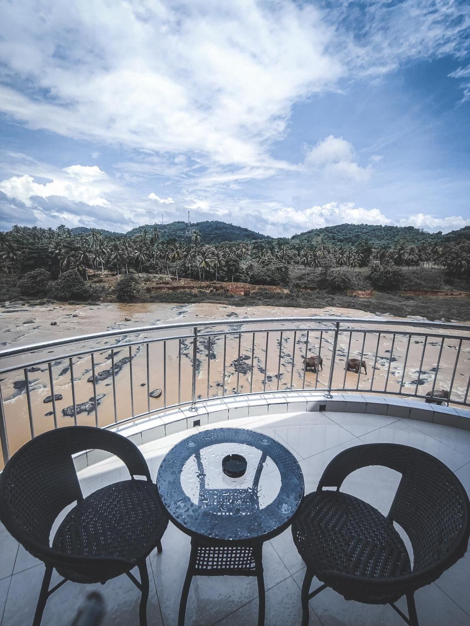 Hotel Elephant Park - New Deal! Half Off Airport Pickups Available Pinnawala  Eksteriør bilde