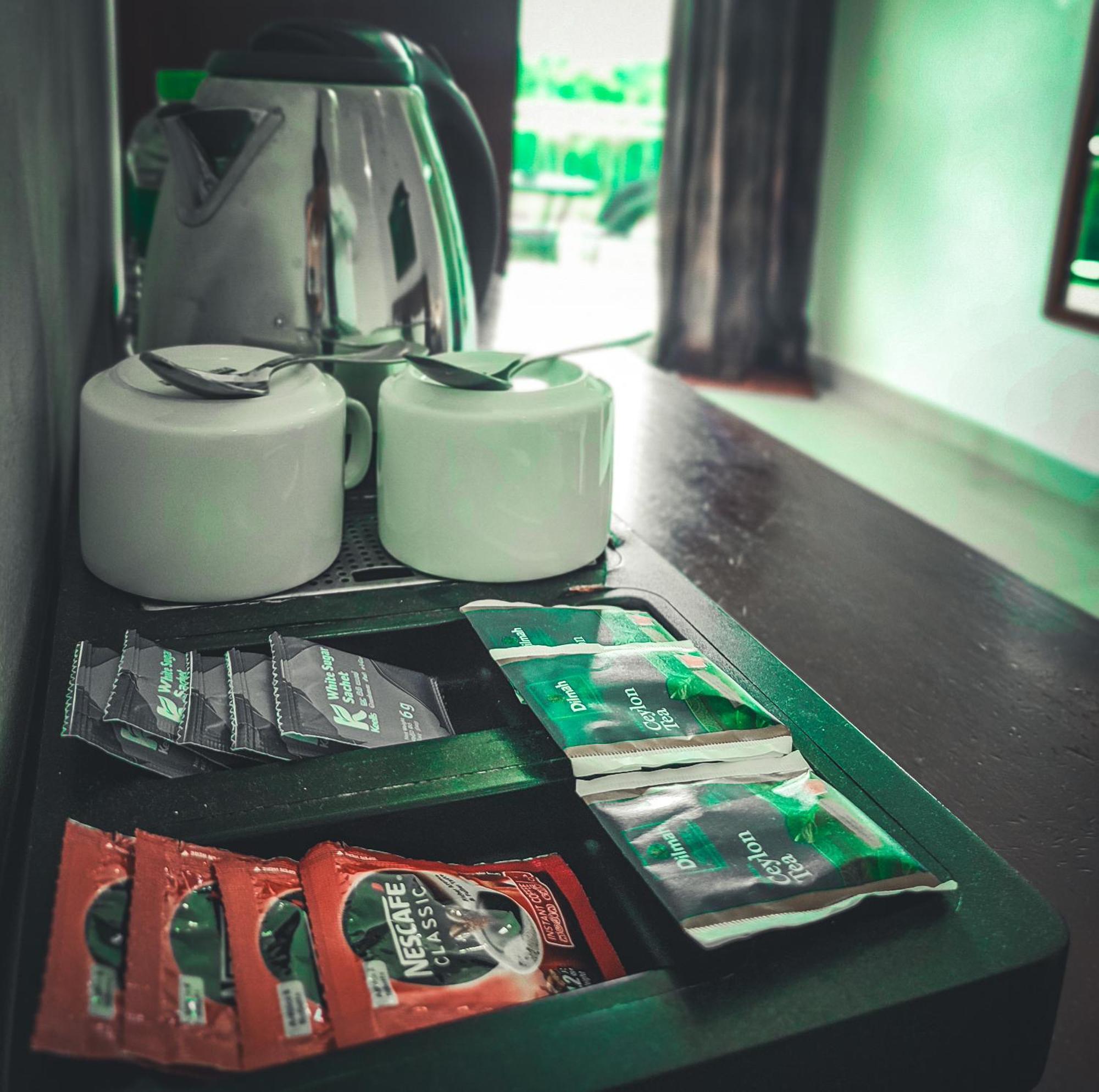 Hotel Elephant Park - New Deal! Half Off Airport Pickups Available Pinnawala  Eksteriør bilde